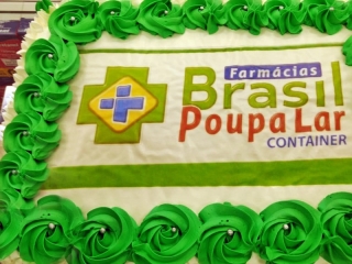 Farmácia Brasil Poupa Lar Container chega em Foz do Iguaçu no Paraná!